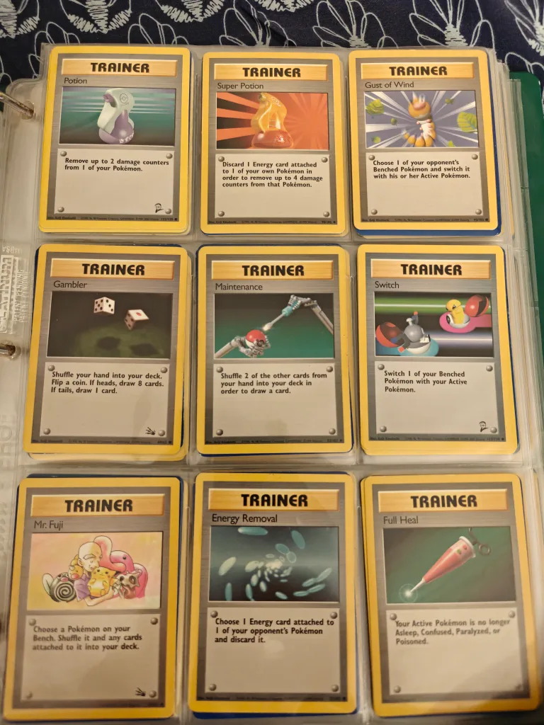 Pokemon Trading Cards Lot image indicator(2)