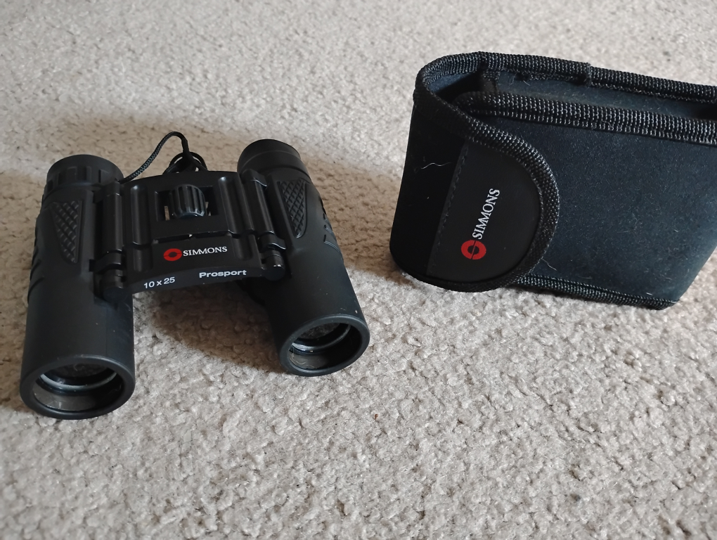 Simmons 10x25 ProSport Binoculars with Case