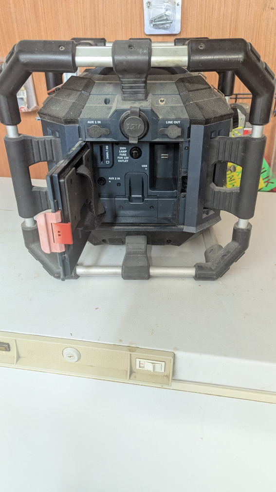 Bosch PowerBoss Subwoofer Radio - photo 4