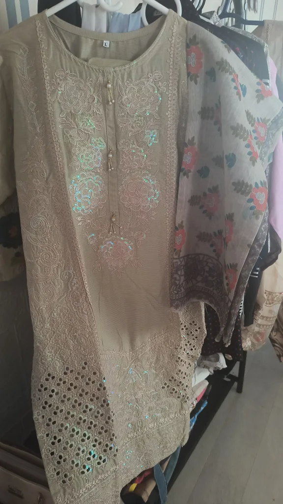 Embroidered Kurti with Dupatta - Size L thumbnail