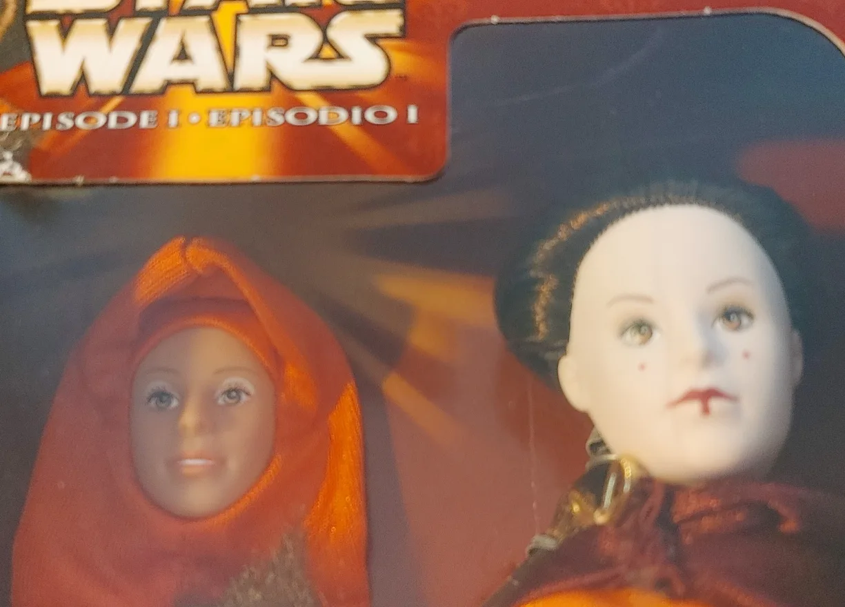 Star Wars Queen Amidala Figure - Hidden Majesty Collection thumbnail