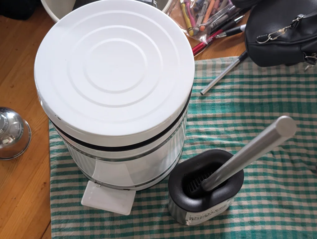 Toilet Brush with Canister image indicator(2)