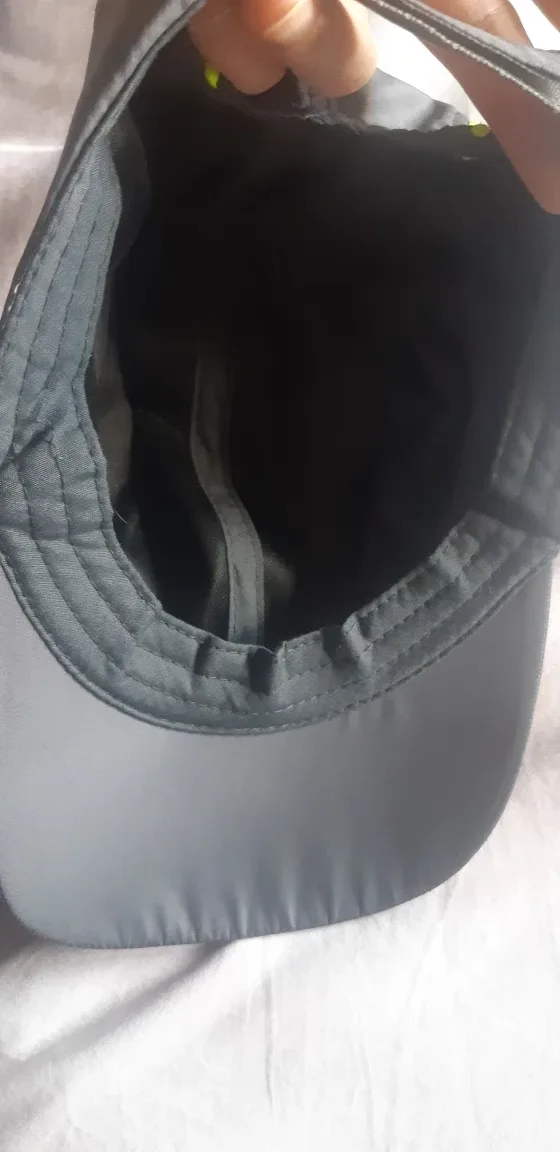 Grey Running Hat image indicator(5)