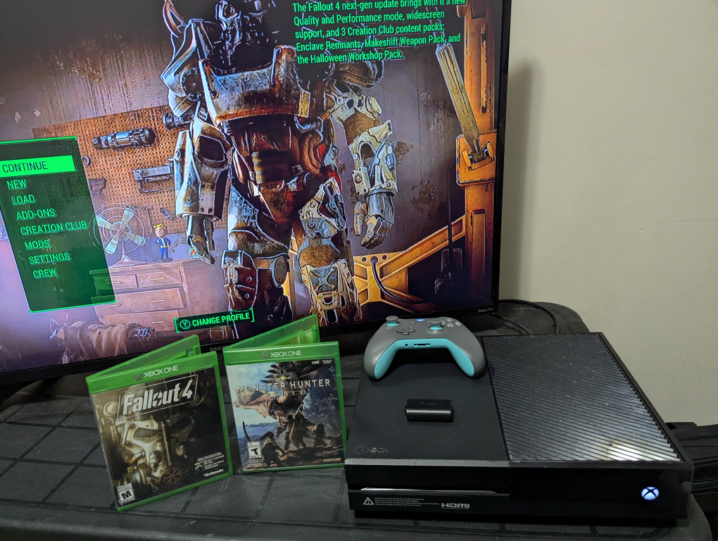 1TB Cleaned & Dusted Xbox One with a Controller & 2 Games