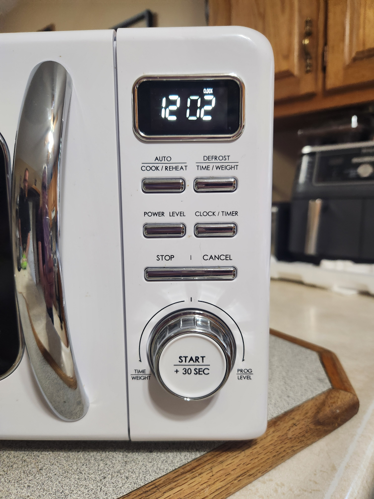 Galanz Retro Microwave Oven - photo 4