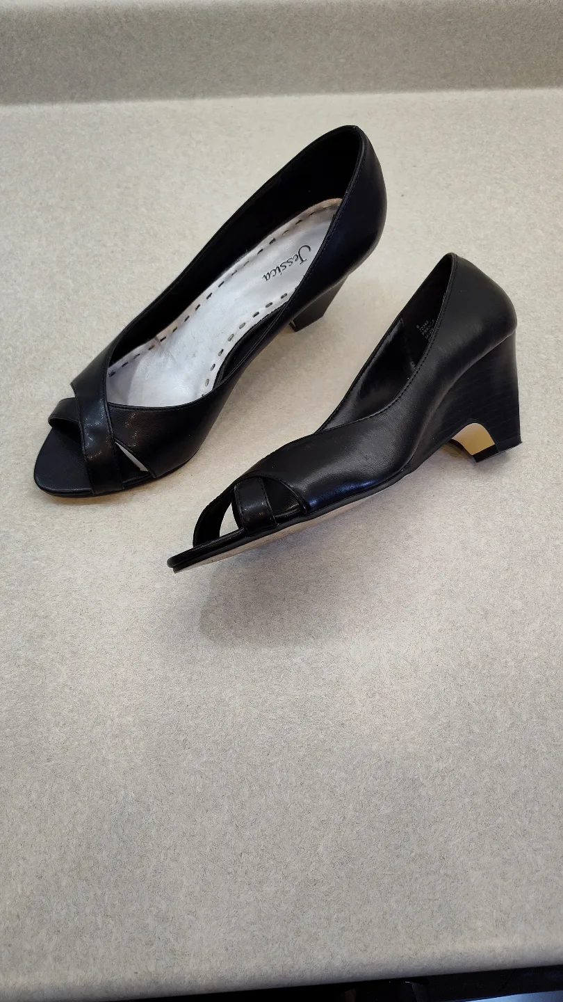 Jessica Black Wedge Heels image indicator(3)