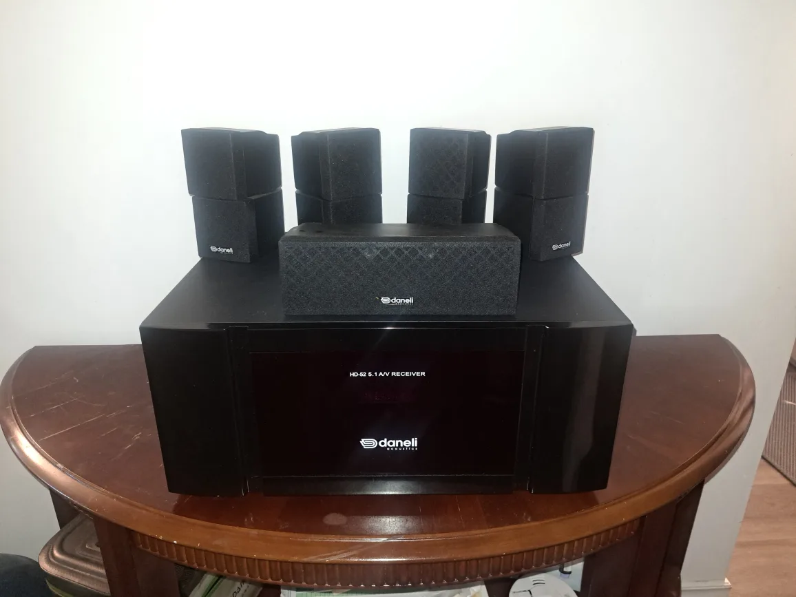 Daneli HD-52 5.1 A/V Receiver & Speaker Set thumbnail