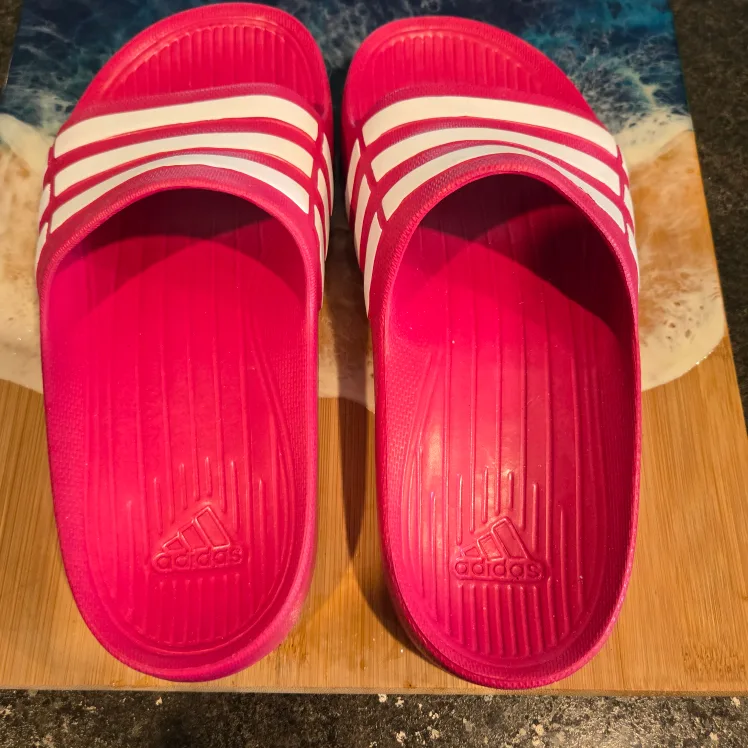 Adidas Slides Kids Size 2 image indicator(2)