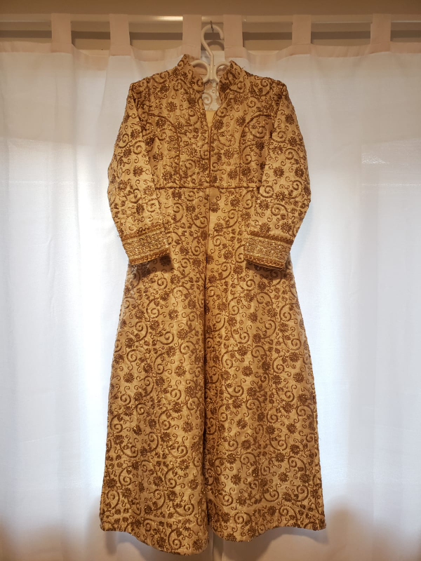 Embroidered Cream & Gold Indian Suit - photo 2