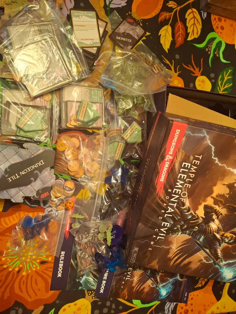 Dungeons & Dragons Temple of Elemental Evil Board Game image indicator(6)