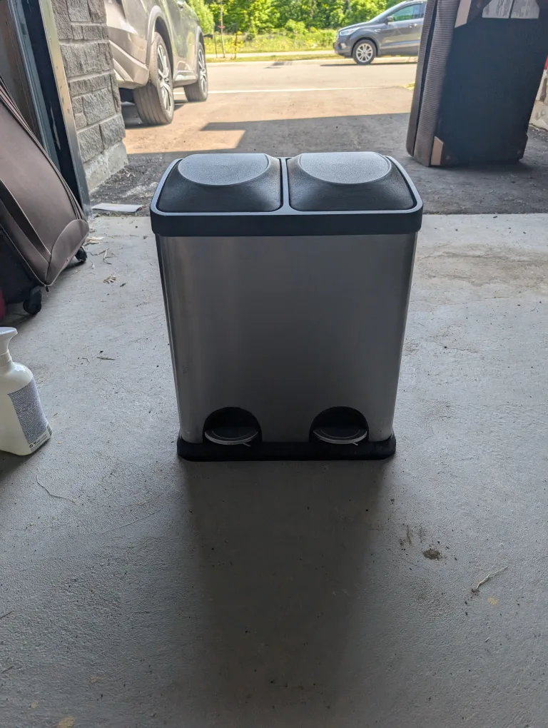 Dual Compartment Recycling Bin image indicator(3)