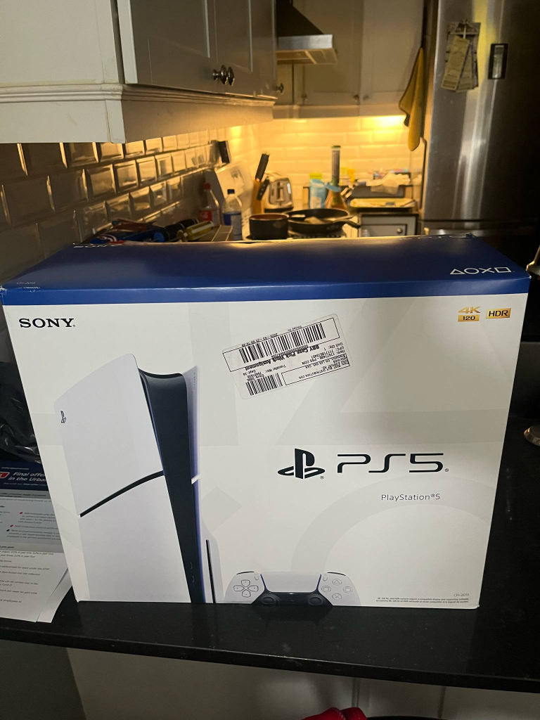PlayStation 5 disc Console & DualSense Controller