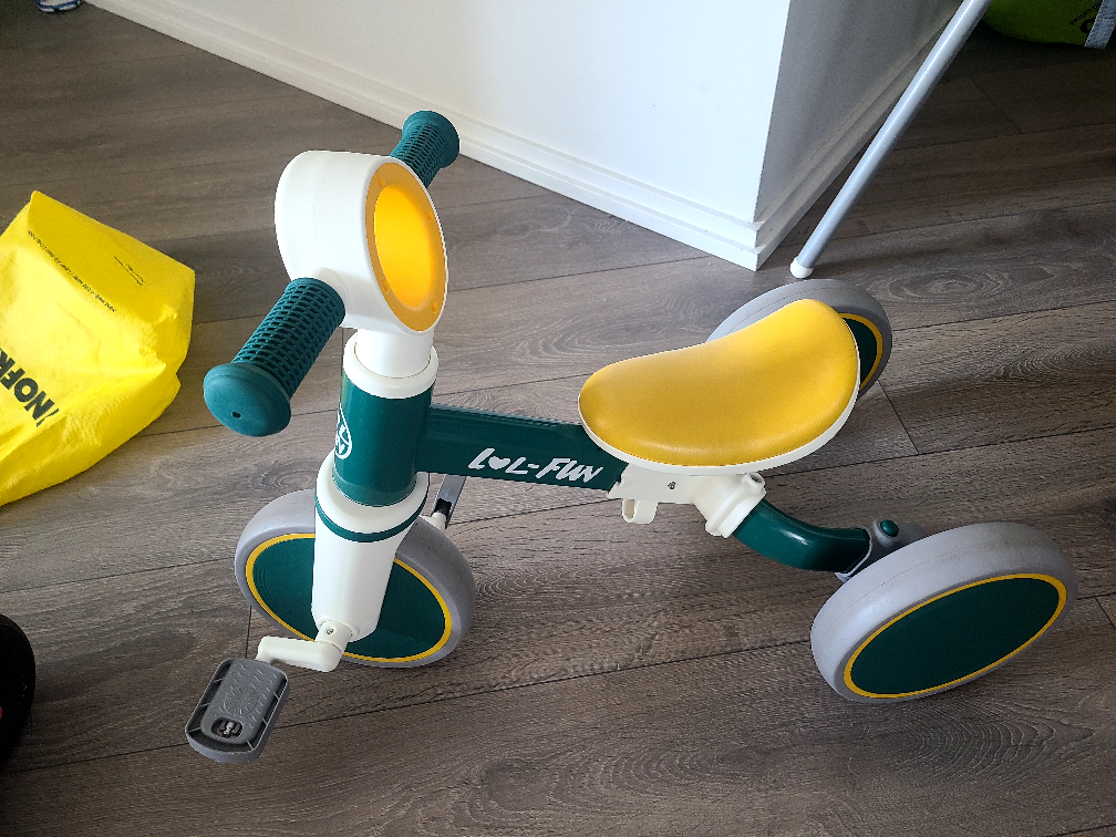 LOL-FUN Toddler balance bike