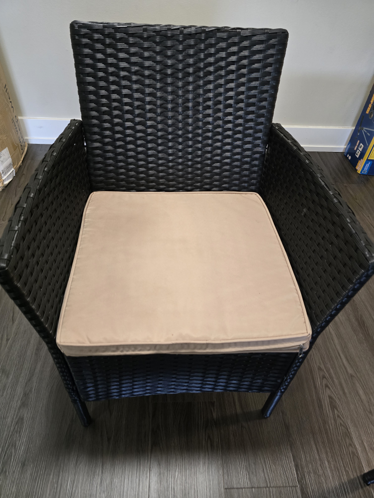 4 pieces patio furniture set - Contact 437 838 3346 - photo 3