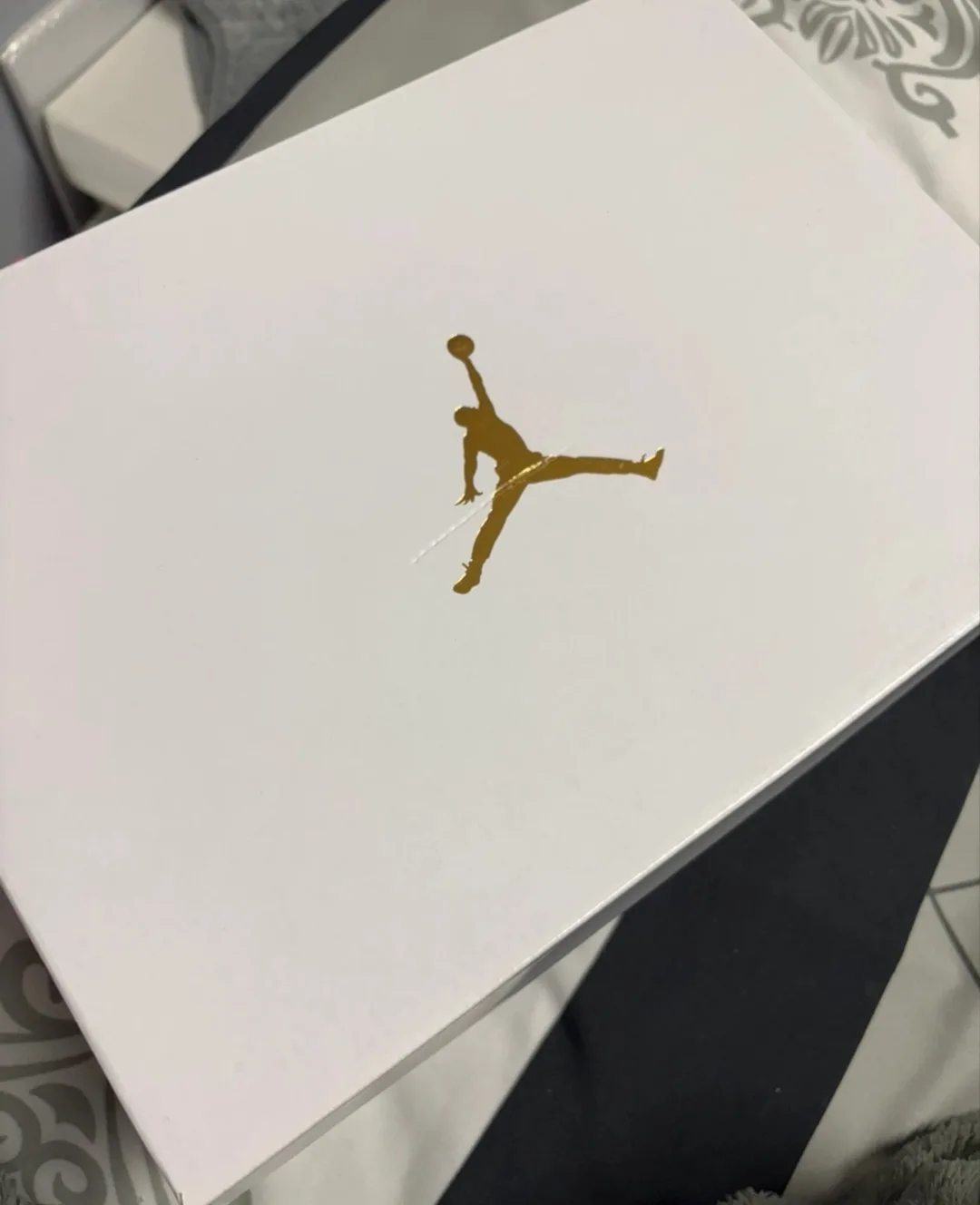 Nike Air Jordan 1 Mid, Size 9.5 Women image indicator(6)