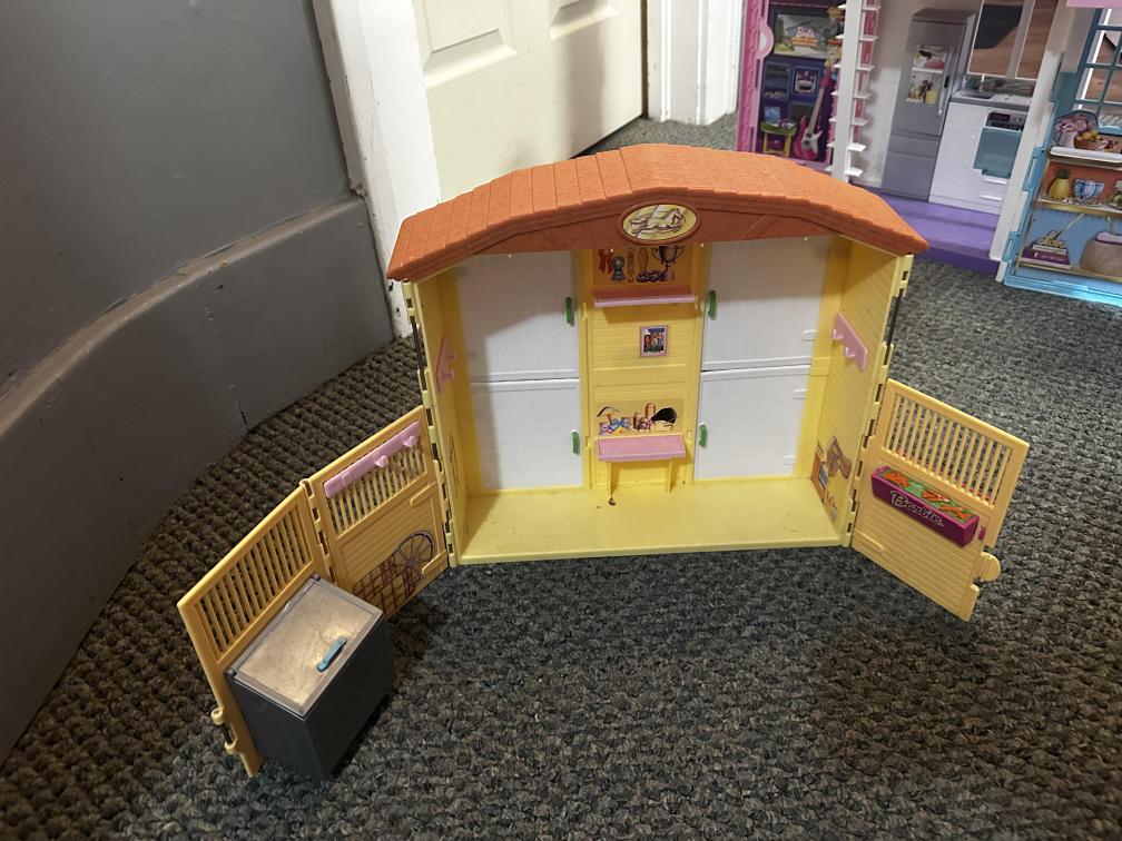 Barbie Dreamhouse & Stable Playset - photo 3