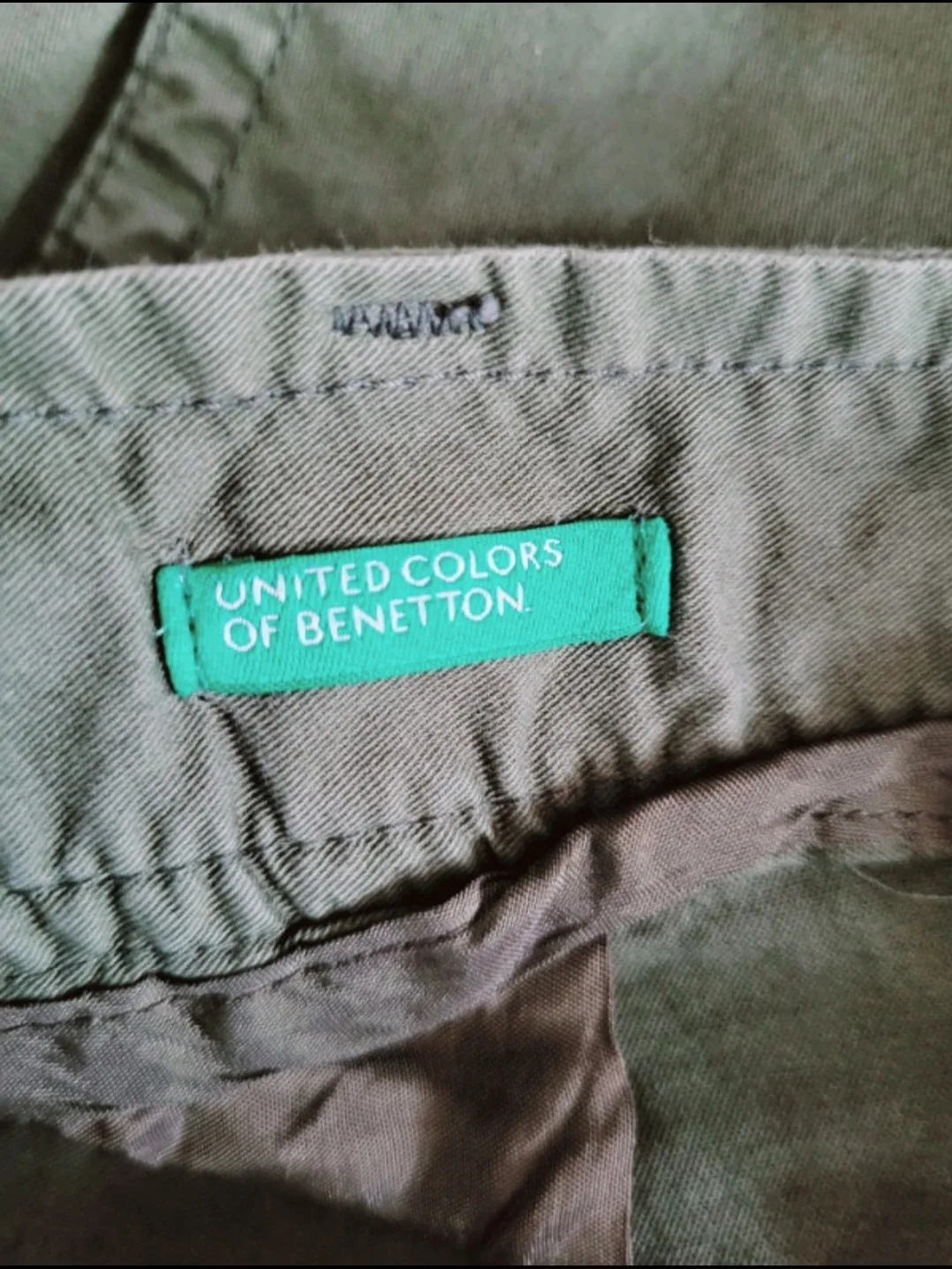 ❣️ 3 items - Shorts & Denim Skirt - Aritzia, Benetton, Bluenotes image indicator(4)