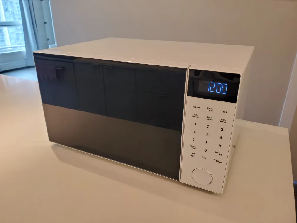 Sleek Danby Microwave thumbnail