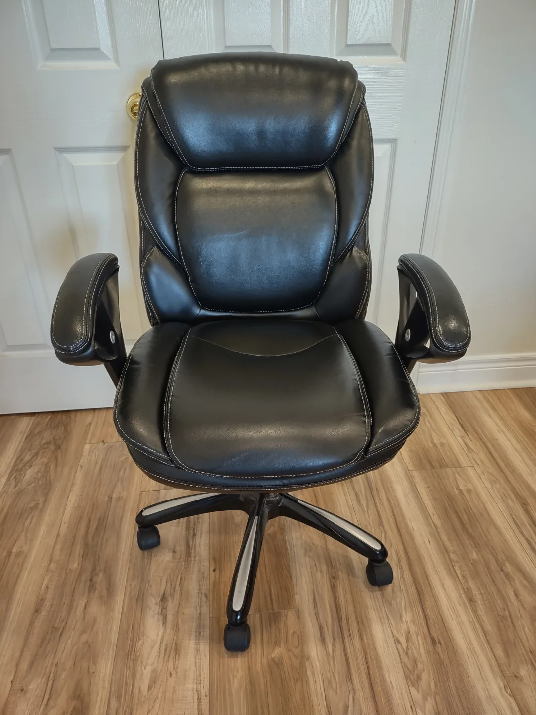 Office - Computer Chair - Black Leather - Like New thumbnail