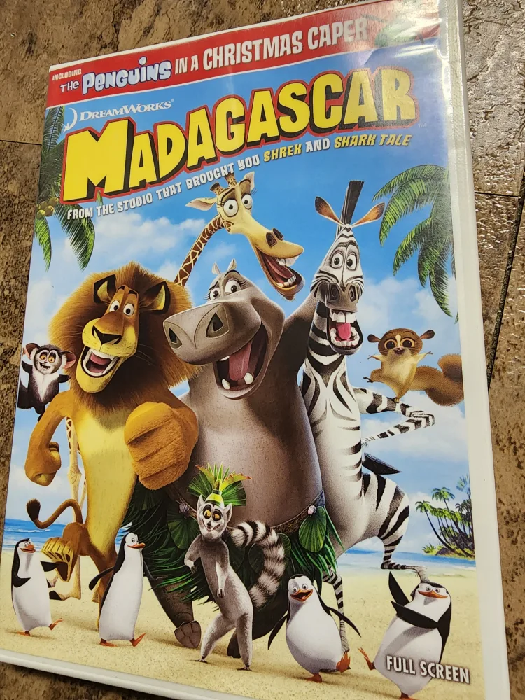 Madagascar DVD - Dreamworks Movie thumbnail