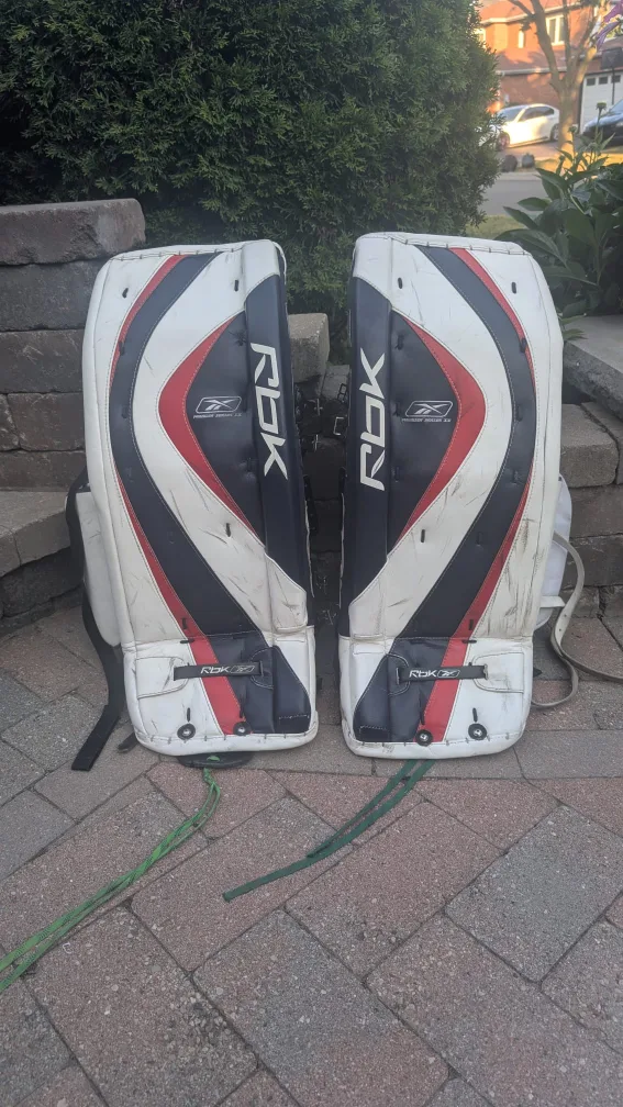 RBK Hockey Goalie Leg Pads 33" thumbnail