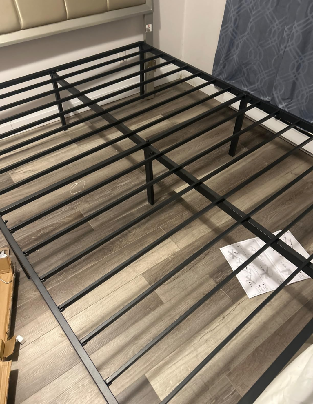 Metal Bed Frame - Queen bed size - photo 2