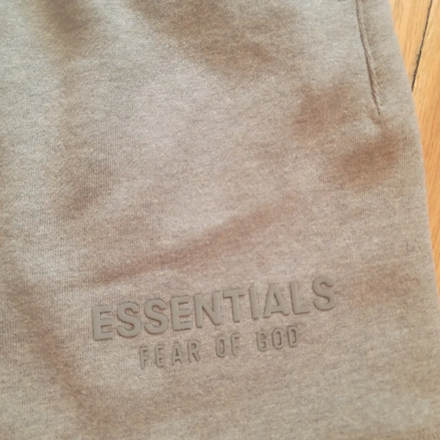 Essentials Fear of God Men's Shorts image indicator(2)