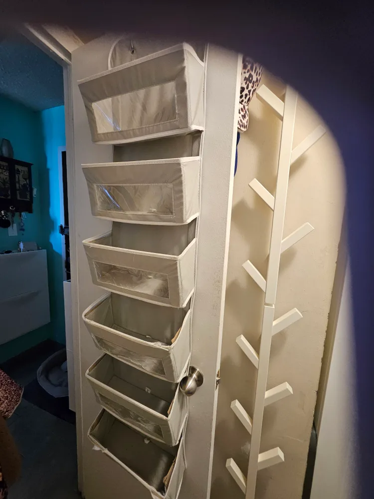 Over-the-Door Hanging Organizer/Storage #freecycle 🥕 image indicator(7)