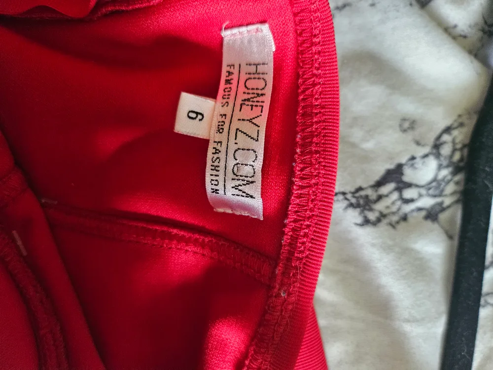 Red Honeyz bodycon dress - Size 6 image indicator(3)