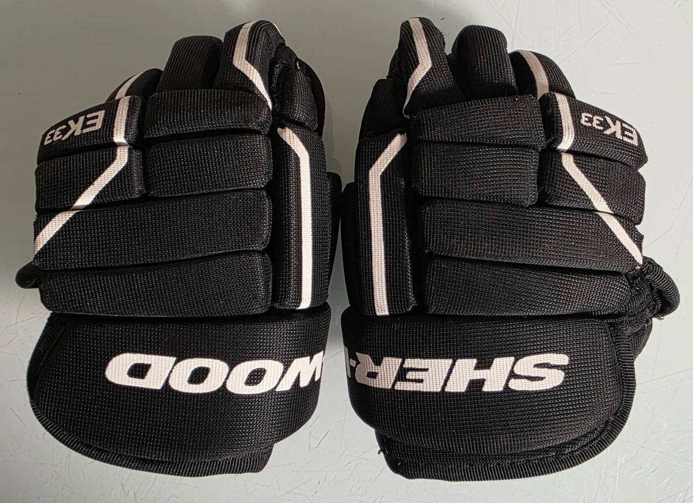 Sherwood EK33 Hockey Gloves Youth thumbnail