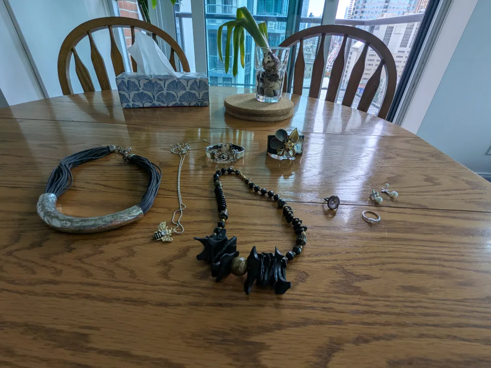 assorted jewelry (2) thumbnail