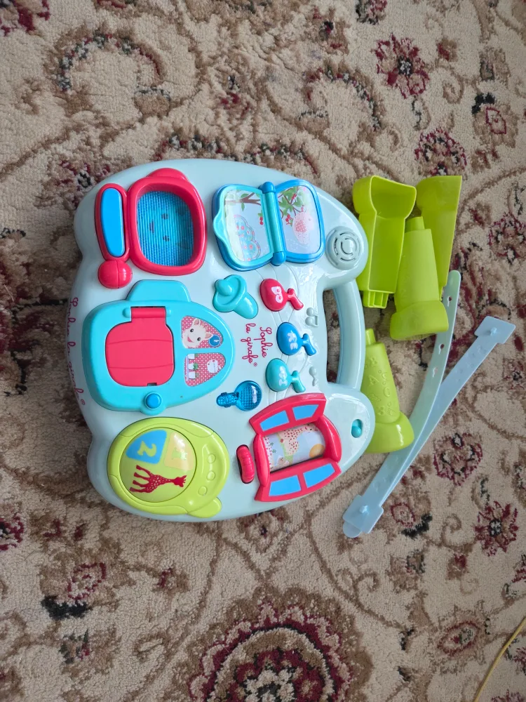 French Sophie la Girafe Activity Table thumbnail