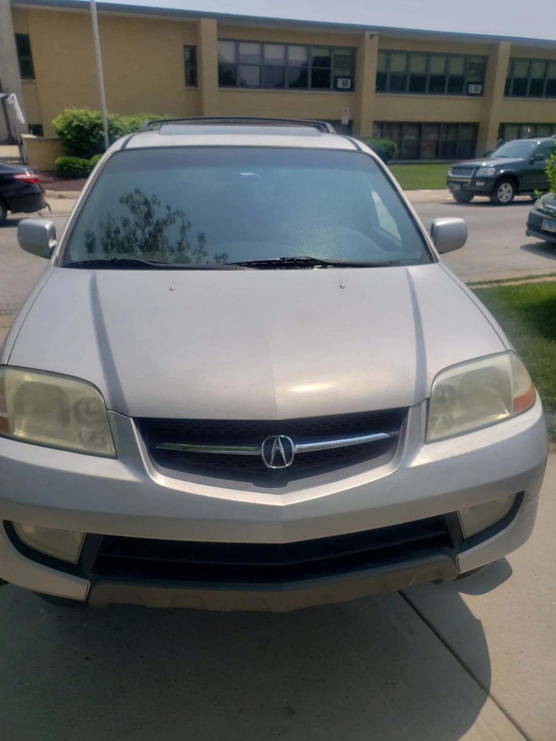 Silver Acura MDX