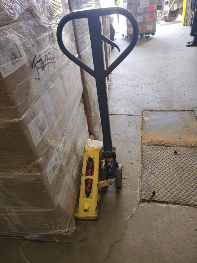 Used Pallet Jack - photo 2