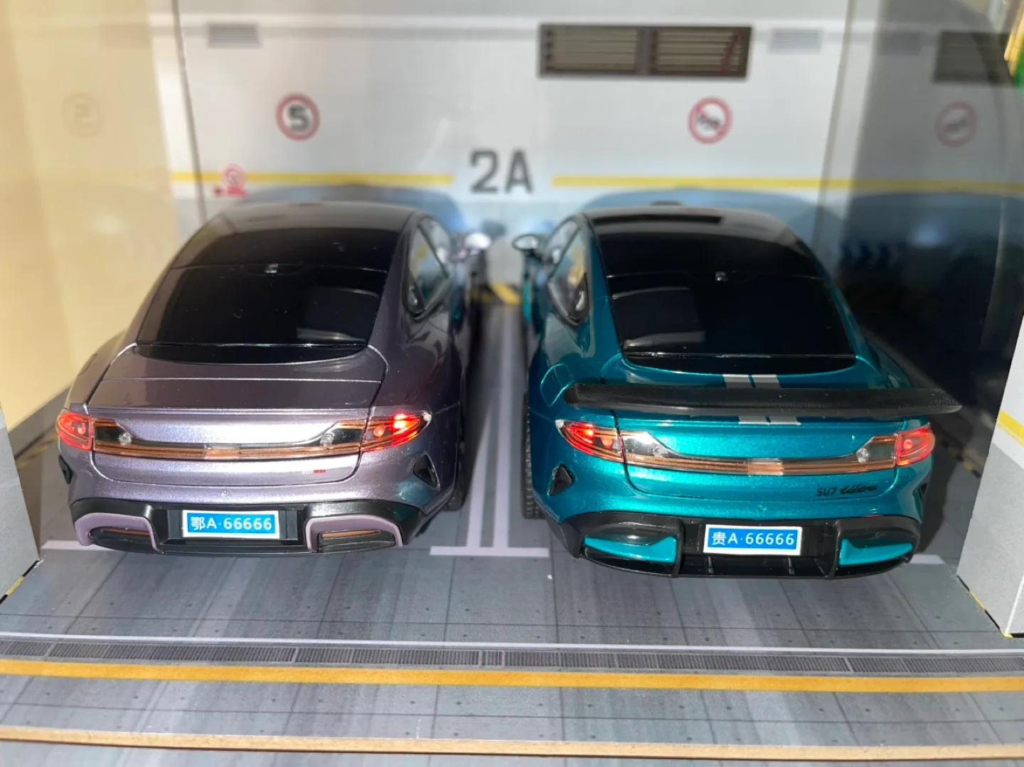 1:24 Xiaomi SU7 & SU7 Ultra Models image indicator(4)