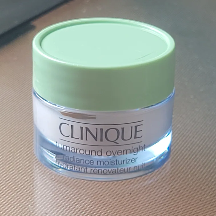 Clinique Turnaround Overnight Radiance Moisturizer thumbnail