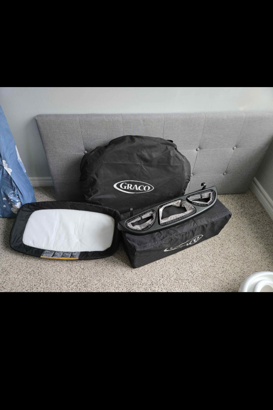 Graco Pack 'n Play - Excellent Condition - photo 2
