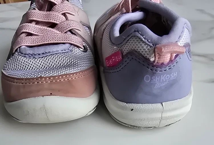 OshKosh B'gosh Everplay Sneakers - Size 8M US image indicator(2)