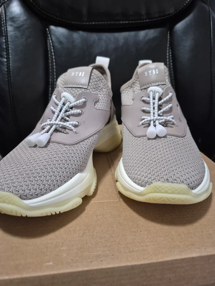 New Steve Madden NY90 Sneakers size US 8 image indicator(2)