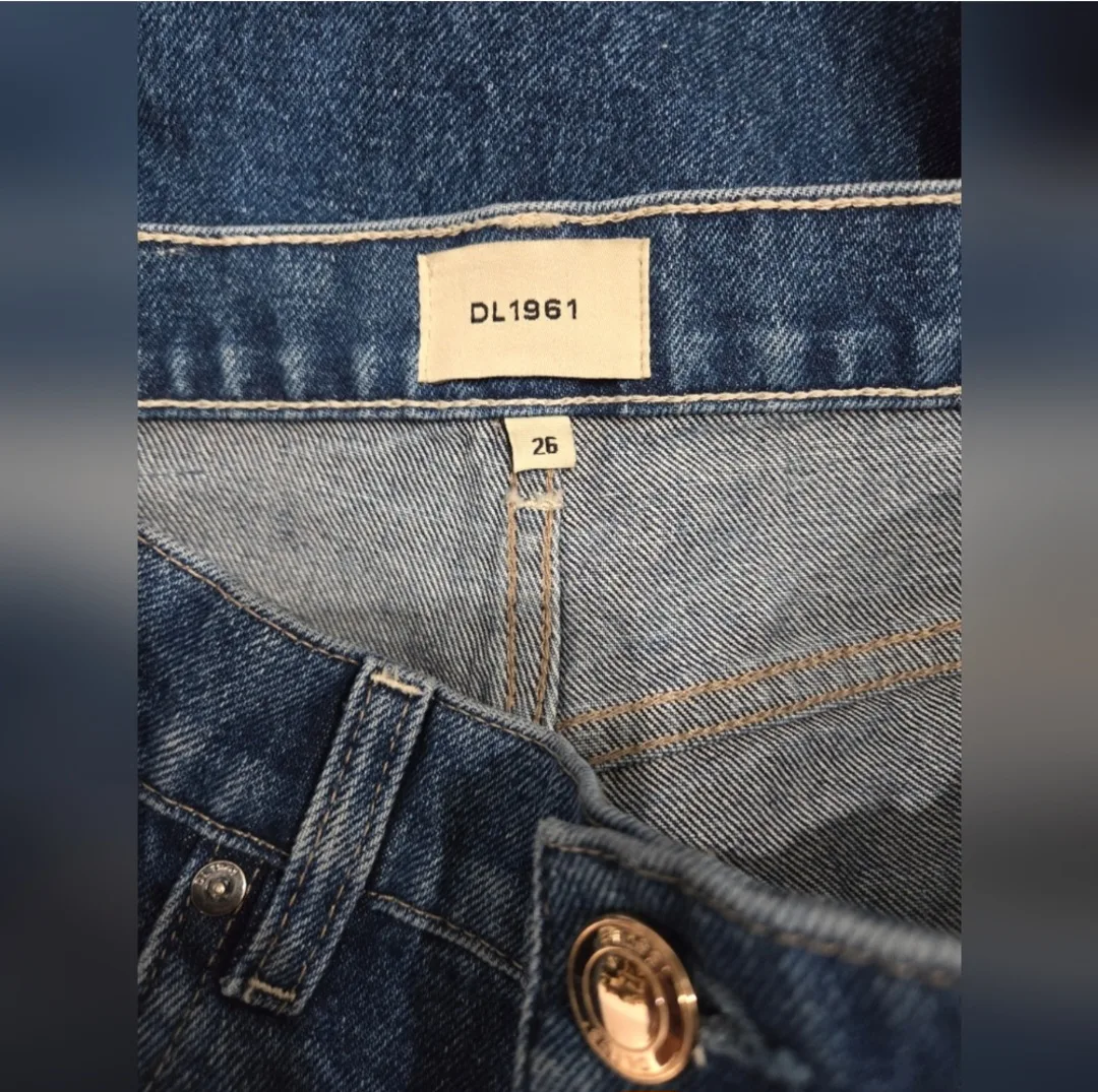 DL1961 Demi High Rise Relaxed-Fit Straight Leg Jeans Size 26-27 image indicator(7)