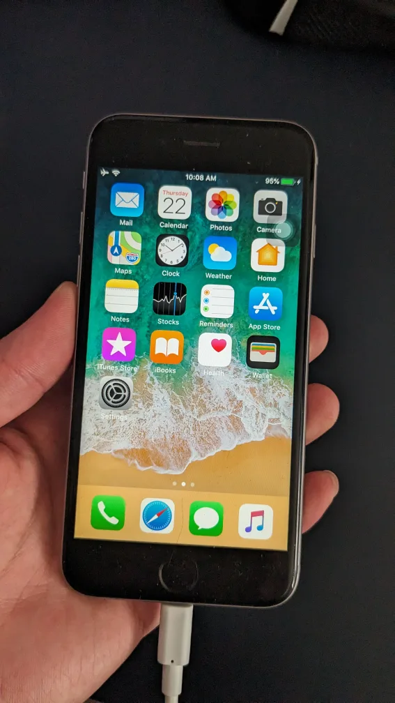 Unlocked iPhone 6s 64GB Grey iOS 11.4 thumbnail