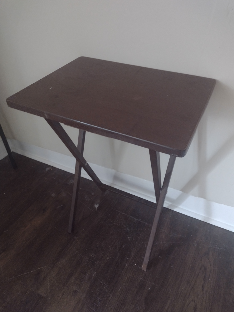 Tray table