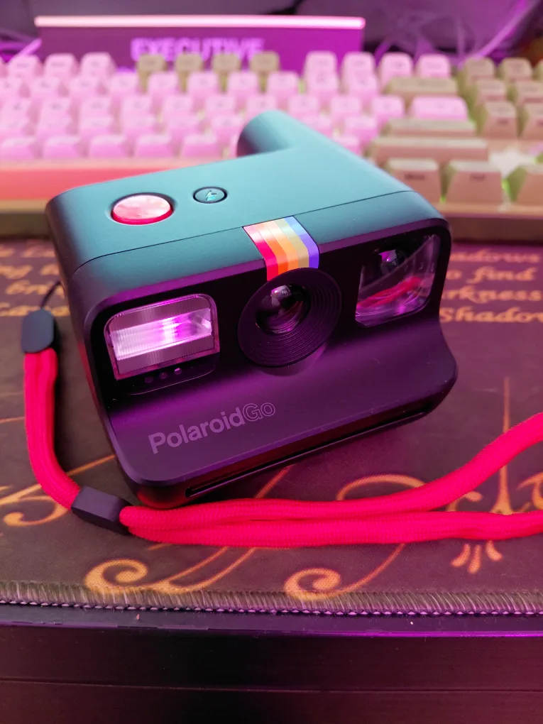 Polaroid Go Instant Camera - Black thumbnail