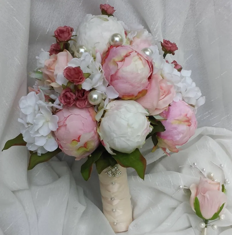 Wedding Bouquet with Boutonniere image indicator(2)