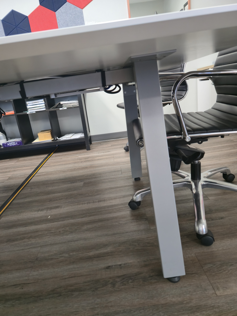 White rectangular office table - photo 4