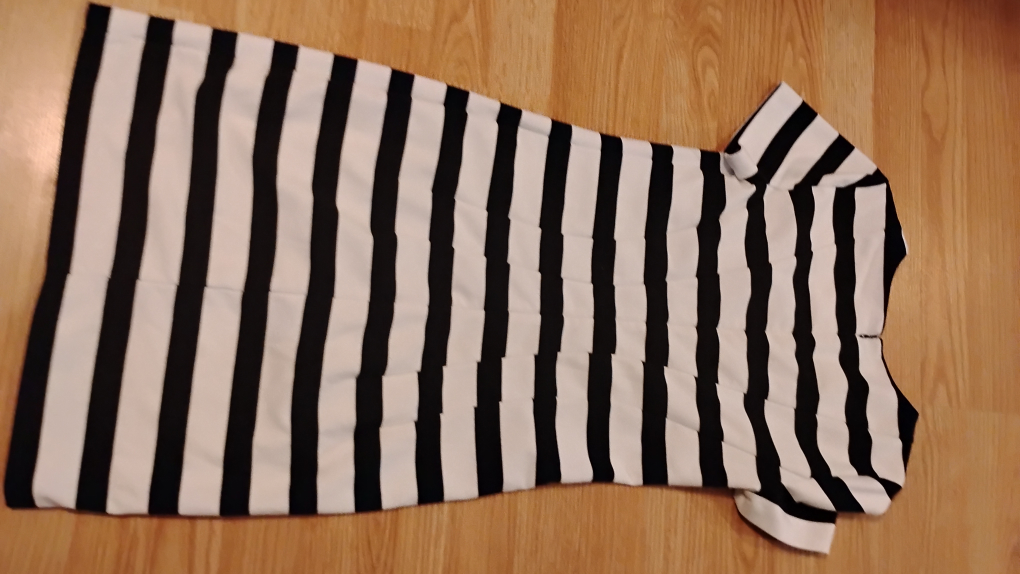 Chic Black & White Striped Dress - photo 4