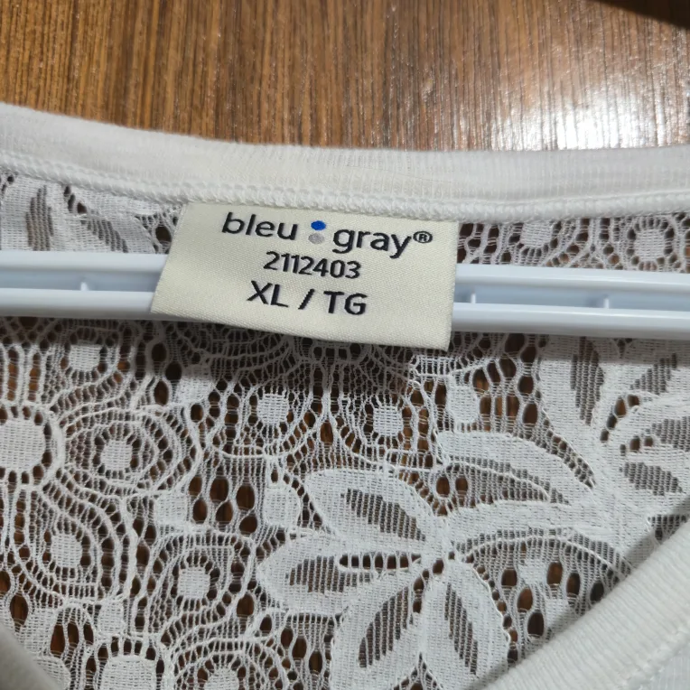 Bleu Gray XL White Lace Top image indicator(2)