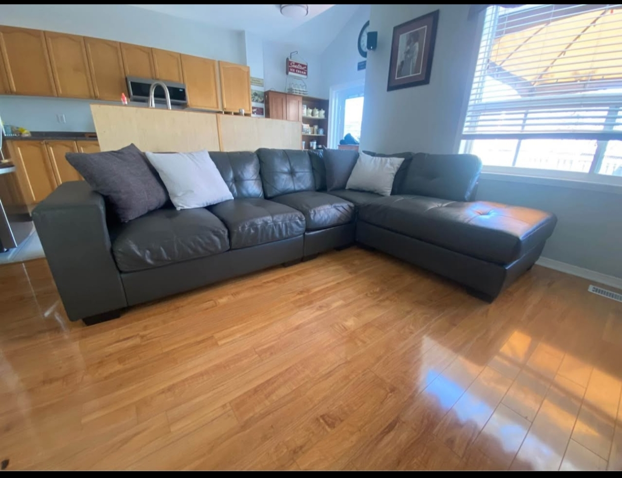 Leather sectional sofa 🛋🥕 - photo 2