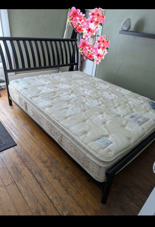 Queen bed and mattress - photo 2