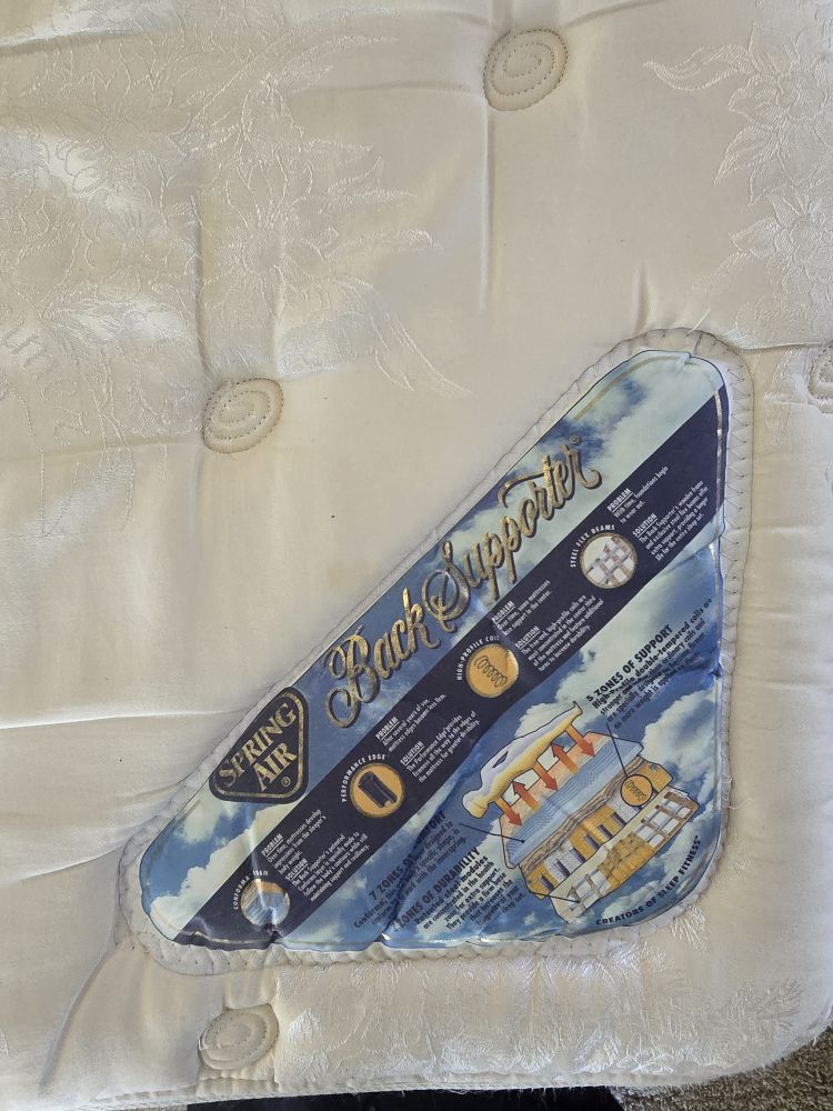 Queen bed and mattress - photo 4